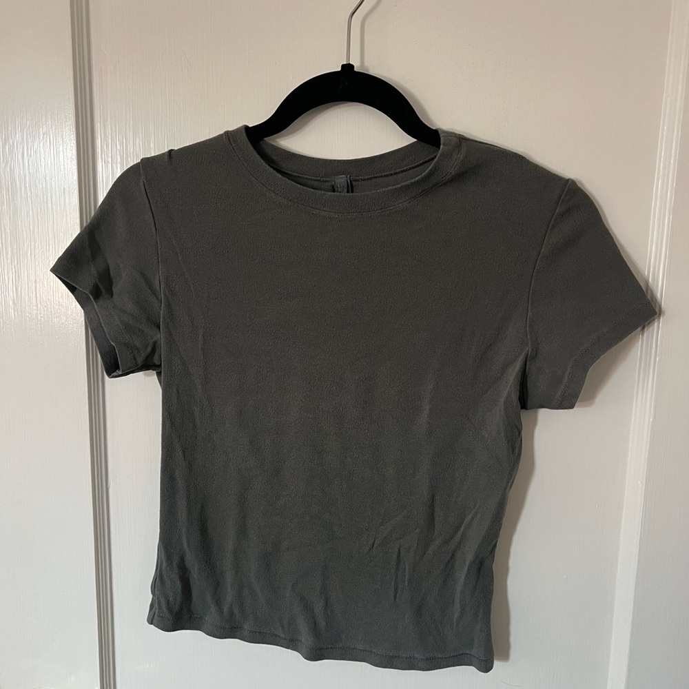 Skims - grey cropped baby tee